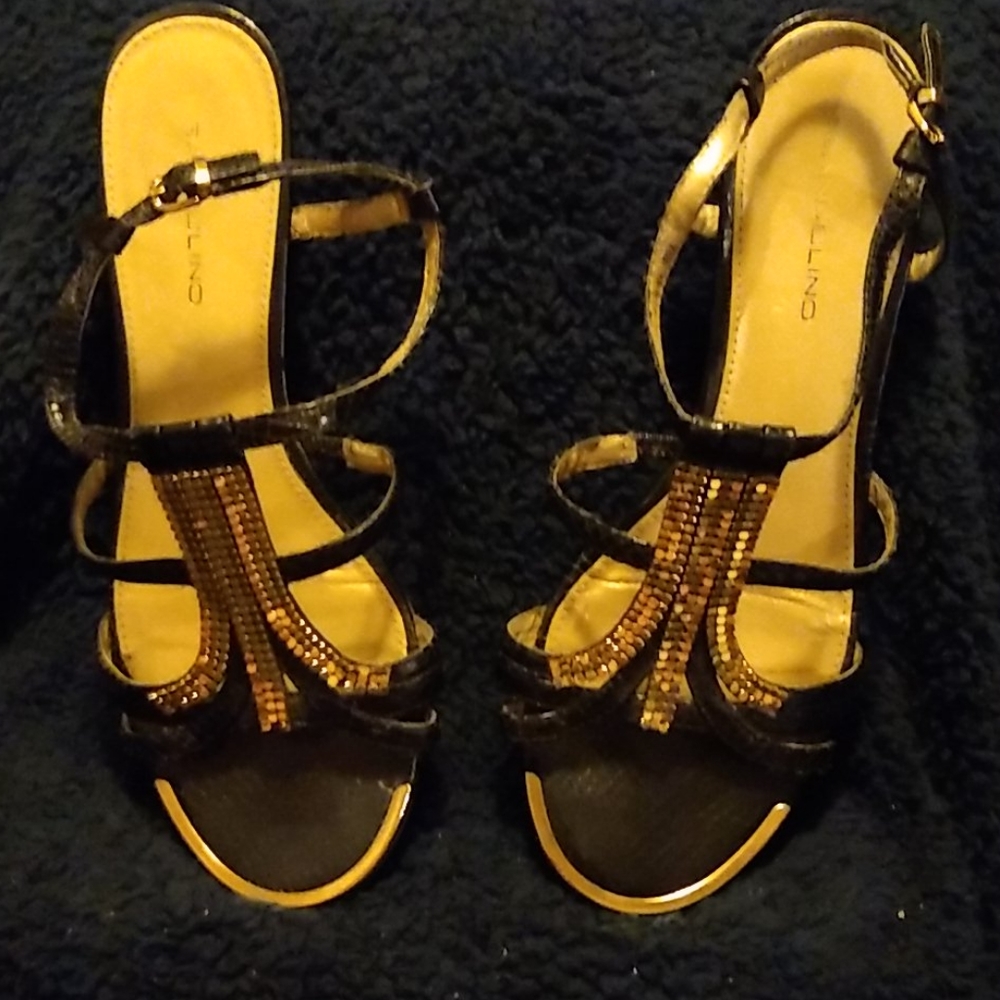 Bandolino black & gold flat sandals